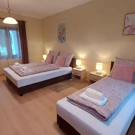Ruszi Apartment