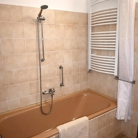 Ruszi Apartment