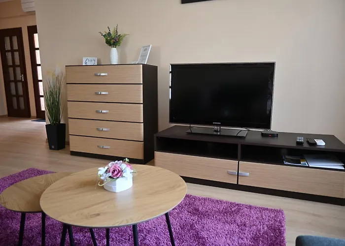 Ruszi דירה גיולה